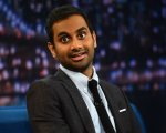Aziz Ansari 'incastrato' in Italia: la disavventura in macchina è esilarante