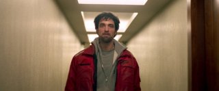 Good Time: Robert Pattinson confuso in una scena del film