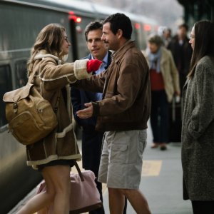 The Meyerowitz Stories: Ben Stiller e Adam Sandler in una foto del film