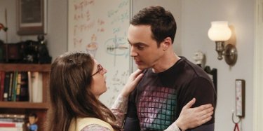 The Big Bang Theory: Jim Parsons e Mayim Bialik nel finale della decima stagione