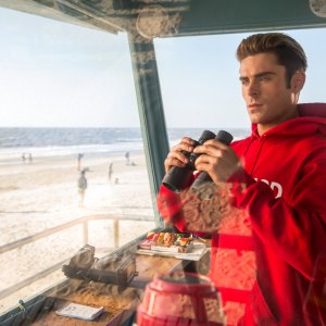 Baywatch: Zac Efron in una scena del film