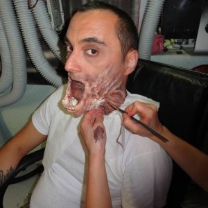 Aglien: Claudio Marmugi al trucco