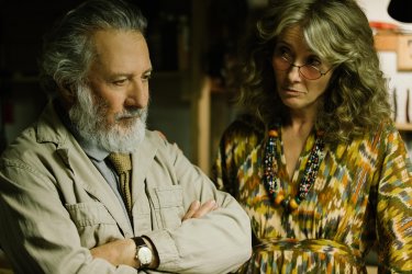 The Meyerowitz Stories: Dustin Hoffman ed Emma Thompson in una scena
