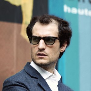Formidabile: un primo piano di Louis Garrel