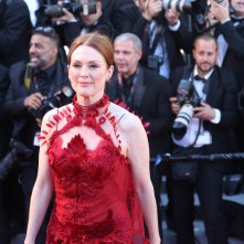 Cannes 2017: Julianne Moore sul red carpet inaugurale