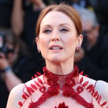 Cannes 2017: uno scatto di Julianne Moore sul red carpet inaugurale