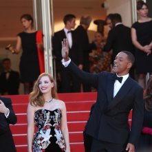 Cannes 2017: Will Smith e Jessica Chastain salutano i fan sul red carpet inaugurale