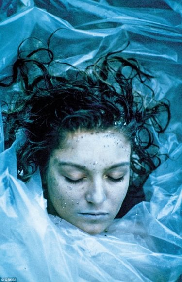 Sheryl Lee in un'immagine iconica di Twin Peaks