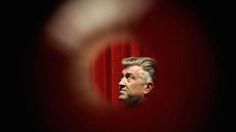 Una foto di David Lynch sul set