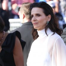 Cannes 2017: uno scatto di Juliette Binoche sul red carpet di Okja