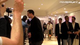 Cannes 2017: Dominic West, Elisabeth Moss entrano alla conferenza di The Square