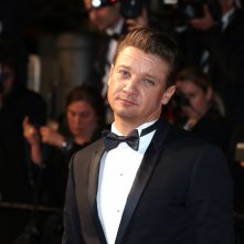 Cannes 2017: Jeremy Renner sul red carpet per Wind River