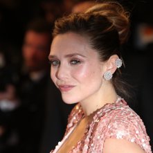 Cannes 2017: uno scatto di Elizabeth Olsen sul red carpet per Wind River