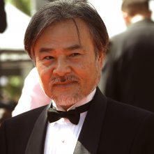 Cannes 2017: uno scatto di Kiyoshi Kurosawa sul red carpet di Before We Vanish