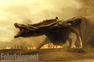 Il Trono di Spade: Daenerys e Drogon in una foto della settima stagione