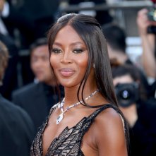 Cannes 2017: Naomi Campbell sul red carpet per il settantesimo anno della manifestazione