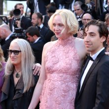 Cannes 2017: Gwendoline Christie ed Elisabeth Moss sul red carpet de L'inganno