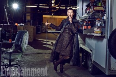 Il trono di spade: Maisie Williams in una foto di EW