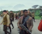 Star Wars: Gli Ultimi Jedi - John Boyega svela la nuova arma di Finn; pioggia di spoiler dalla Lego