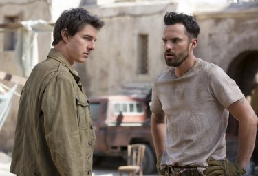 The Mummy: Tom Cruise and Jake Johnson in a scene from the film