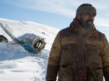 The Mountain Between Us: Idris Elba in una foto del film