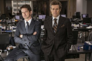 Quando un padre: Gerard Butler e Willem Dafoe in un'immagine promozionale del film