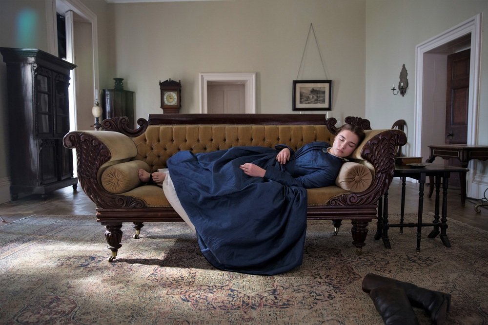 Lady Macbeth, Florence Pugh si è addormentata accidentalmente in una scena in camera da letto