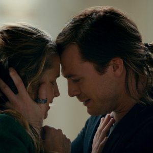 2:22 - Il destino è già scritto: Teresa Palmer e Sam Reid in un momento del film