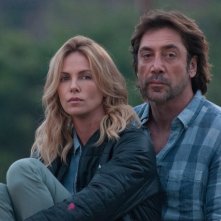 Il tuo ultimo sguardo: Charlize Theron e Javier Bardem in una scena del film
