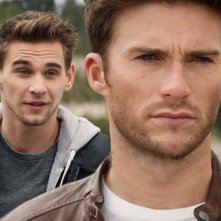 Overdrive: Scott Eastwood e Freddie Thorp in una scena del film