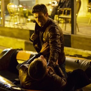 Overdrive: Scott Eastwood in una scena del film