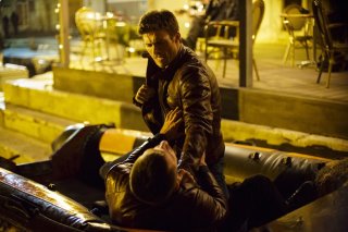 Overdrive: Scott Eastwood in una scena del film