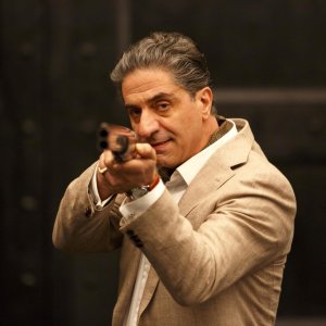 Overdrive: Simon Abkarian in una scena del film