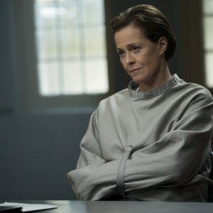 Revenger: Sigourney Weaver in una scena del film