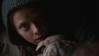 The War - Il pianeta delle scimmie: Amiah Miller in un momento del film