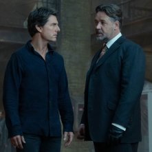 La Mummia: Russell Crowe e Tom Cruise in una scena del film