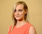 Orange is the New Black, Taylor Schilling è Piper: Ho abbracciato i suoi demoni e la sua volontà di cacciarli