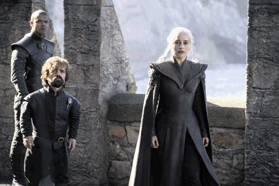 Il Trono di Spade: Peter Dinklage ed Emilia Clarke in una foto della settima stagione