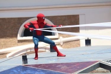 Spider-Man: Homecoming: stuntman si esibisce al photocall