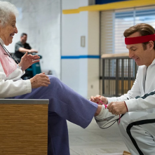 Better Call Saul 3: Bob Odenkirk con Jean Effron nella terza stagione della serie