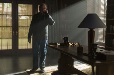 Better Call Saul 3: Michael McKean in una scena della premiere della nuova stagione