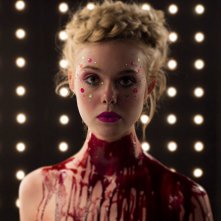The Neon Demon: Elle Fanning in versione insanguinata