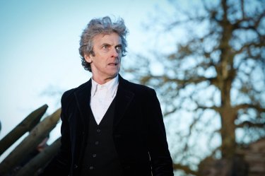 Doctor Who: Peter Capaldi in una scena dell'episodio The Doctor Falls