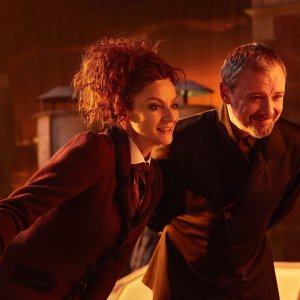 Doctor Who: Michelle Gomez e John Simm nell'episodio The Doctor Falls