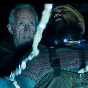 Lance Henriksen in una scena di Harbinger Down