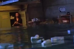 Deep Blue Sea - Trailer