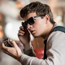 Baby Driver - Il genio della fuga: Ansel Elgort in una scena del film