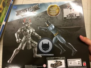 Justice League: le action figure di Batman e Steppenwolf