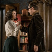 Outlander: Caitriona Balfe e Tobias Menzies in una foto della terza stagione