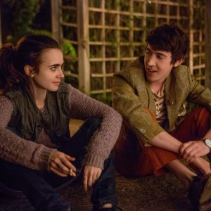 Fino all'osso: una scena con Lily Collins e Alex Sharp